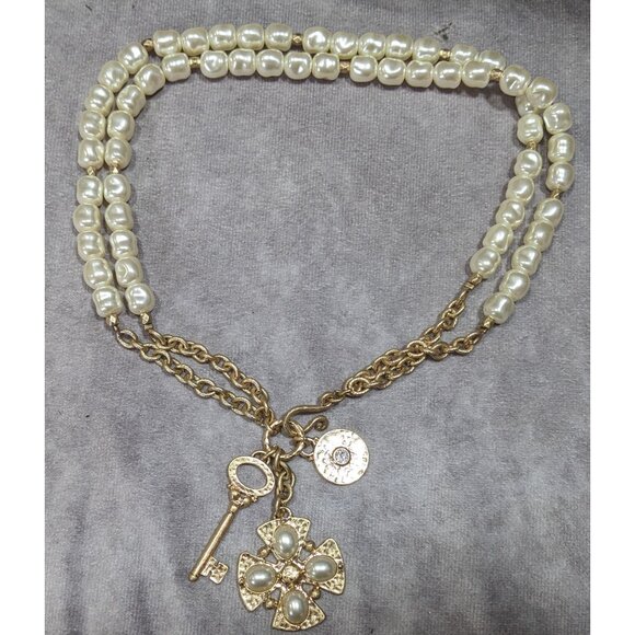 Elegant Glam Faux Pearl Hammered Gold Tone Charm Necklace - Picture 6 of 6